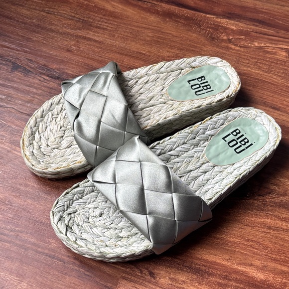 Bibilou Shoes - Bibilou beautiful silk sandals, size 8